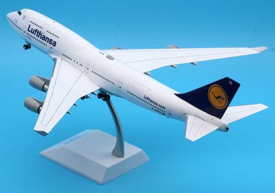 飛行機模型JC Wings 1/200 ルフトハンザ747-400 D-ABTE