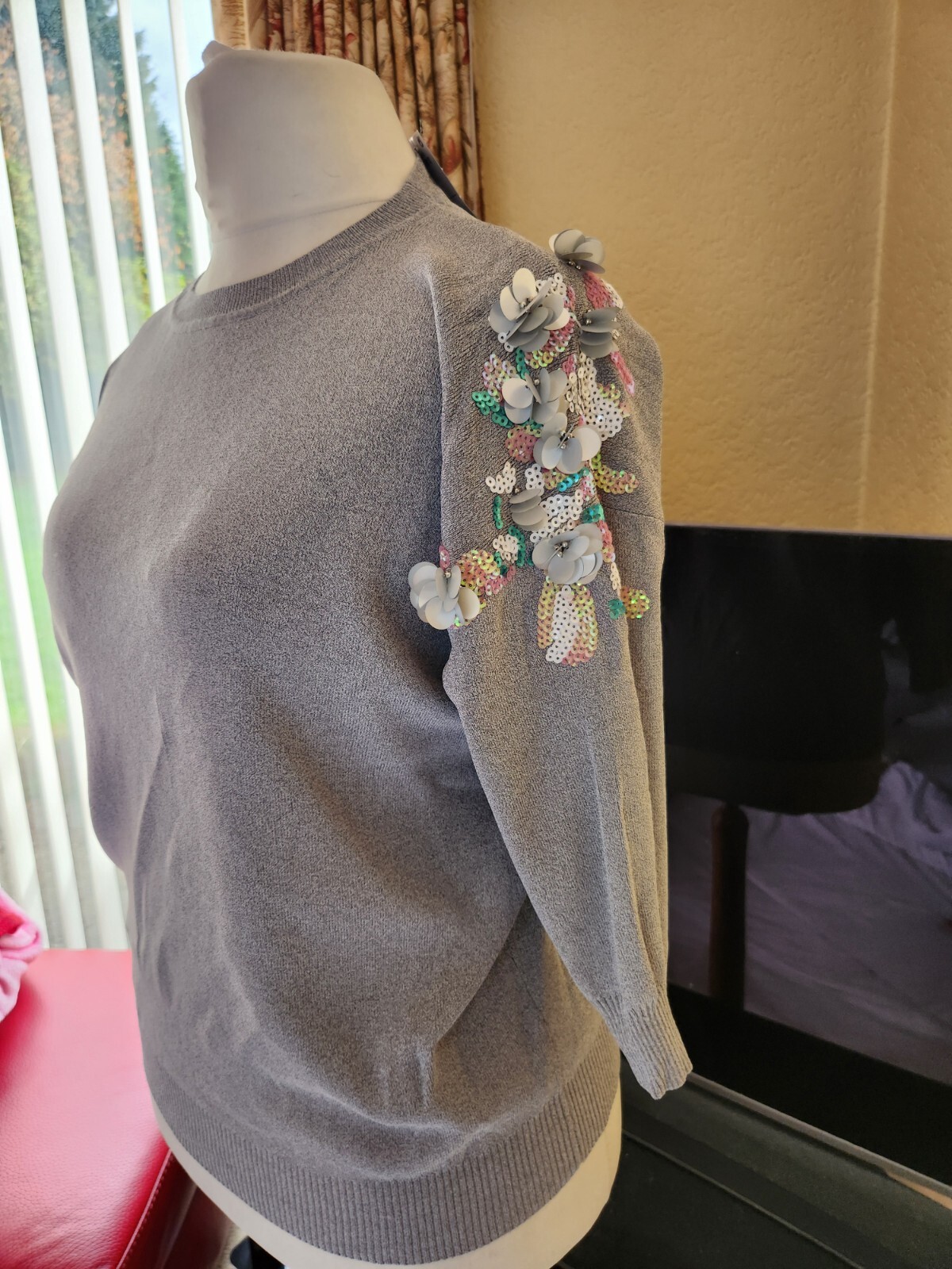 Picture 1 of 6