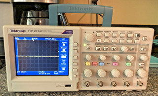 Tektronix TDS2014C Digital Storage Oscilloscope 100MHz 1 GS/s 4 Ch w/EXTRAS