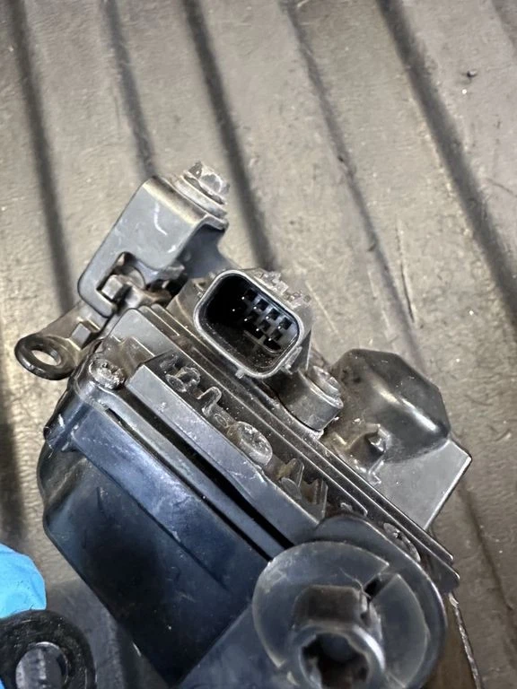 Lexus RX 450H 2020 Distronic radar sensor 8821047080 EUP12565 - Image 3 of 4