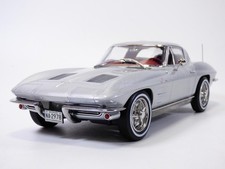 1963 Chevrolet Corvette C2 Grey Sebring 1/18 Sting Ray