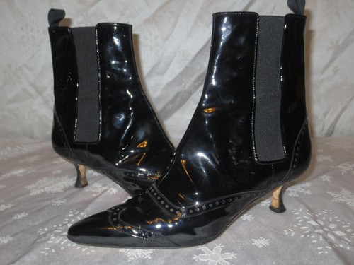 MANOLO BLAHNIK Womens BLACK PATENT LEATHER Spectator KITTEN HEEL BOOTS 36.5 6.5