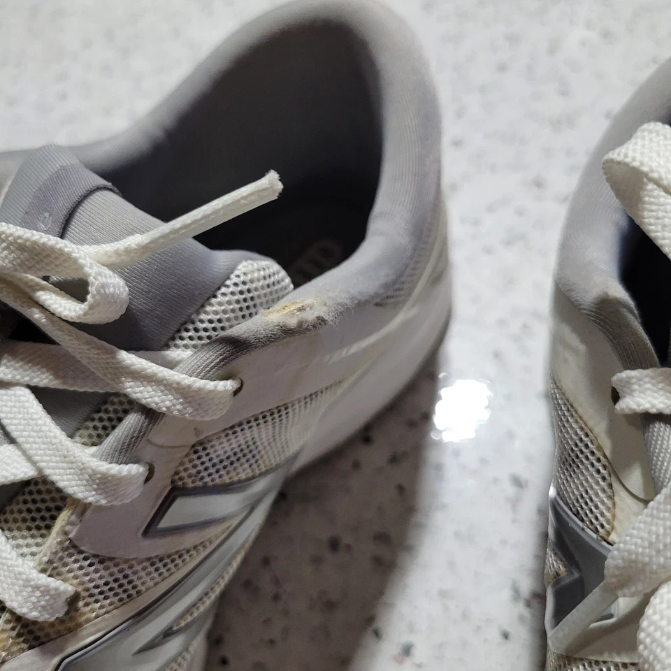 White New Balance 711 Women's Size 9.5 - Image 3 of 4