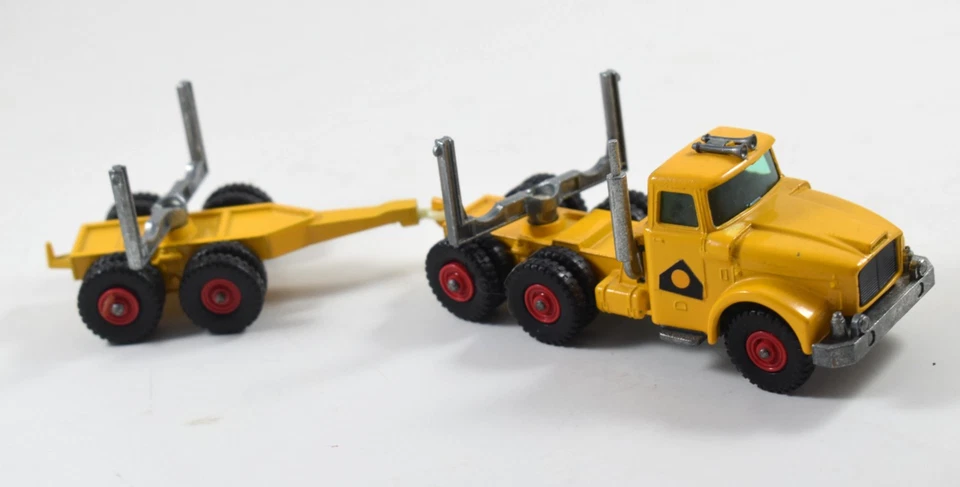 Lesney King Size K-10 Pipe Truck Scammell Contractor w/ All Tires & 6 Pipes - Image 3 of 4