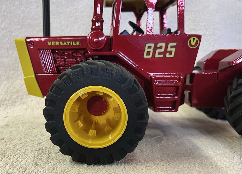 versatile toy tractor 1/16 Custom Red Chrome 825 - Image 2 of 4