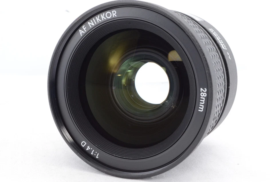 Nikon AF Nikkor 28mm F1.4D Wide Angle Prime Lens from Japan #R4861 - Image 2 of 4