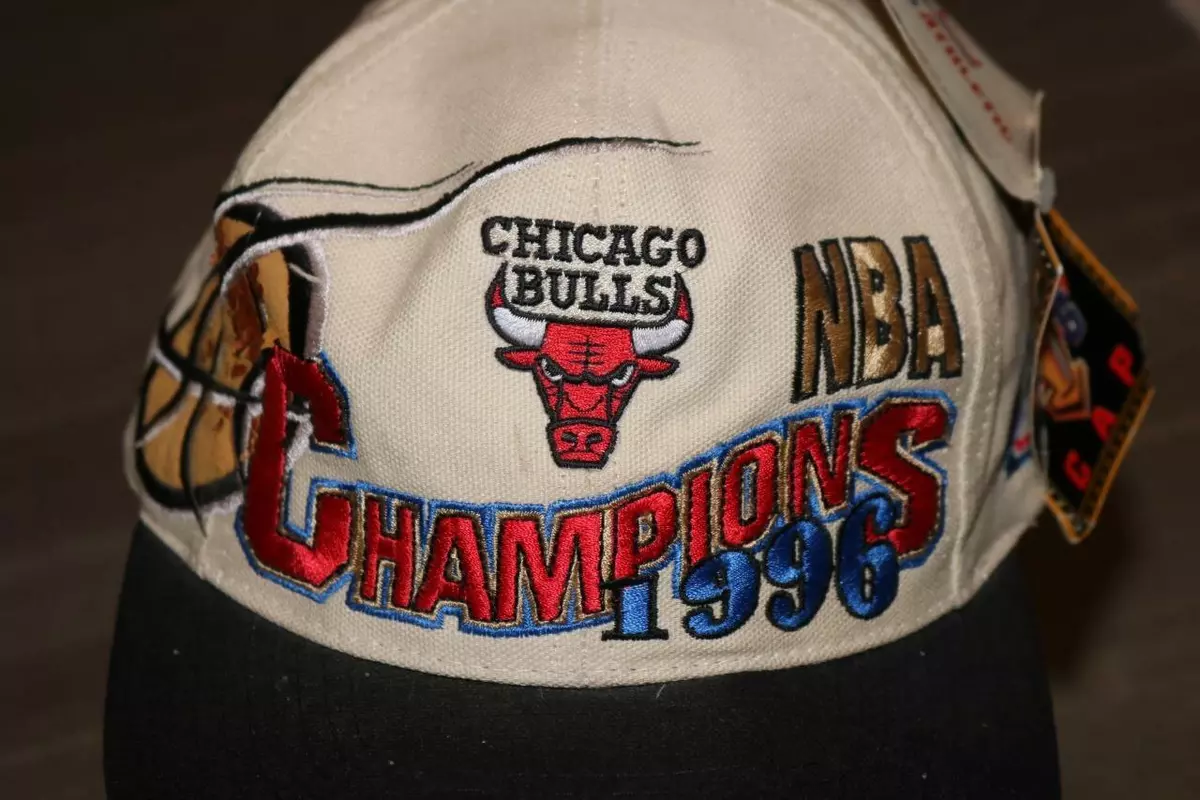 Chicago Bulls Locker Room Cap - キャップ