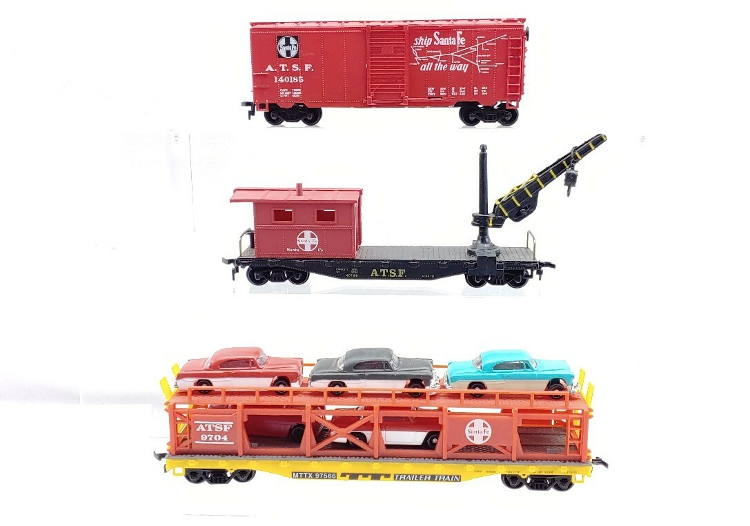 HO Gauge Santa Fe ATSF Derrick Crane, Auto Loader w/ 5 Cars and High Cube Boxcar