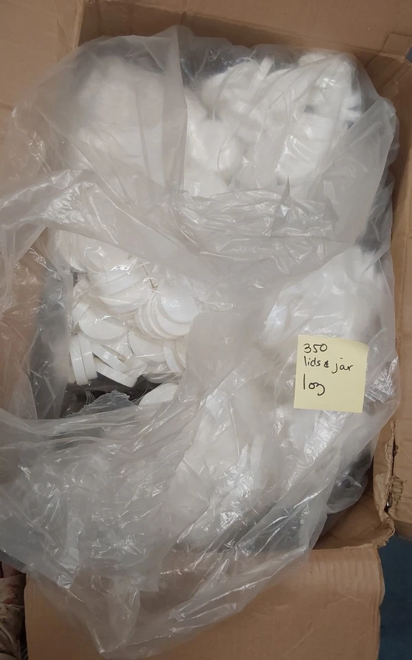 350 1 oz. PLASTIC LIDS AND JARS - Image 4 of 4