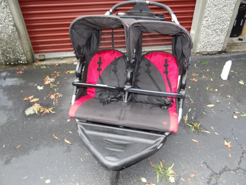 Baby Trend Expedition Double Jogger Stroller Black & Red LKNW ** LOCAL P/U ONLY - Image 4 of 4