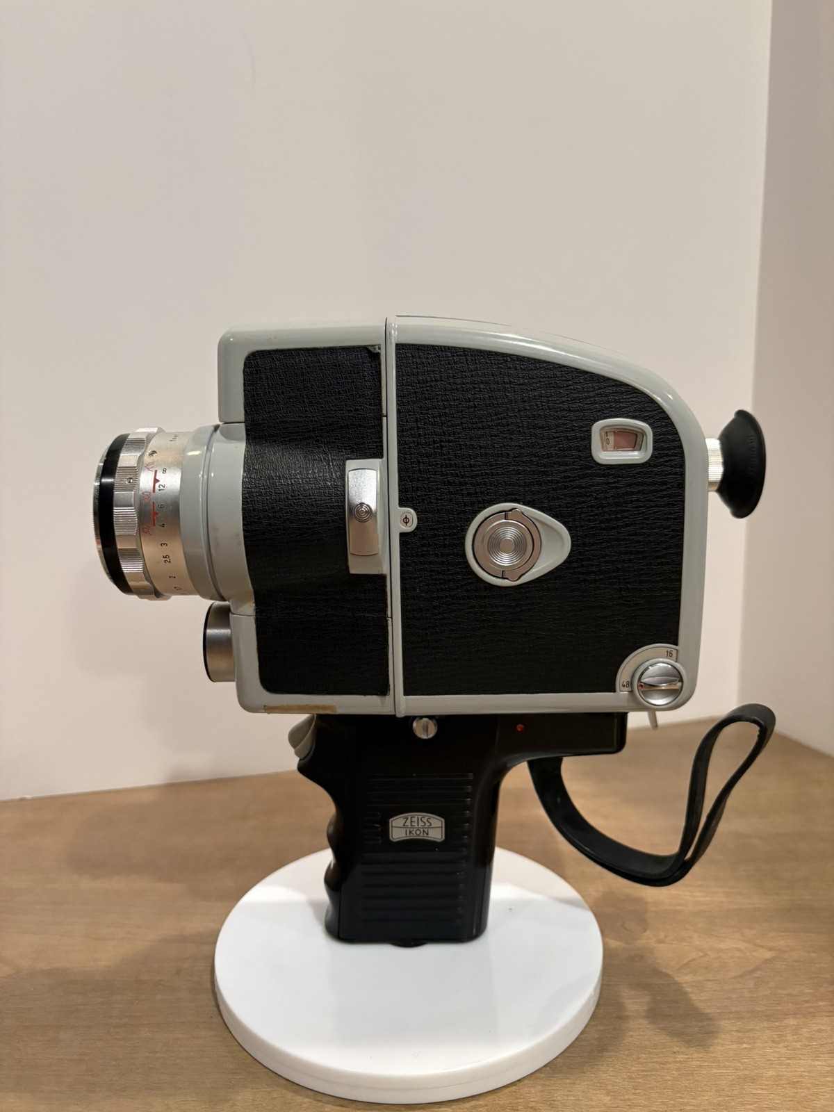 Zeiss Ikon Moviflex Super - the all-electric 8mm cine camera