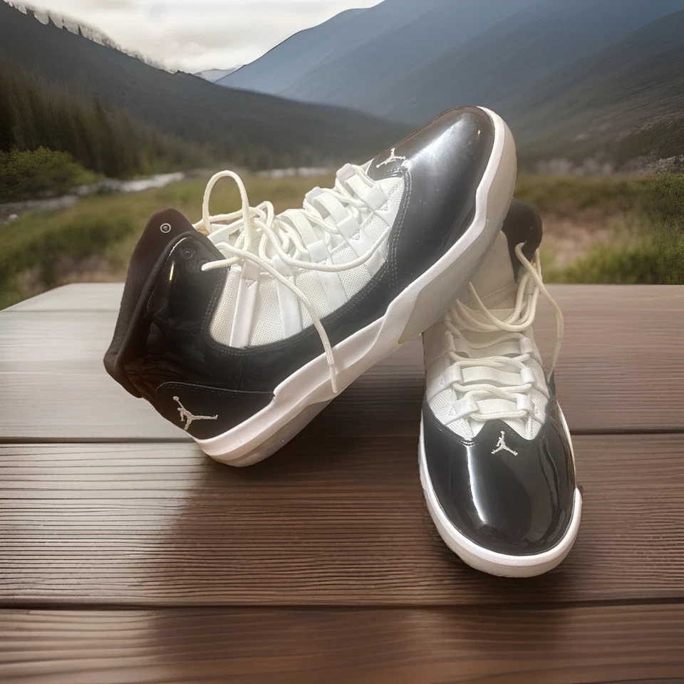 Size 11 - Jordan Max Aura Black White 2020 - Image 2 of 4