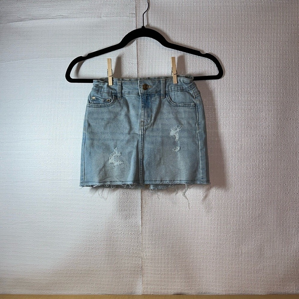 Picture 1 of 4