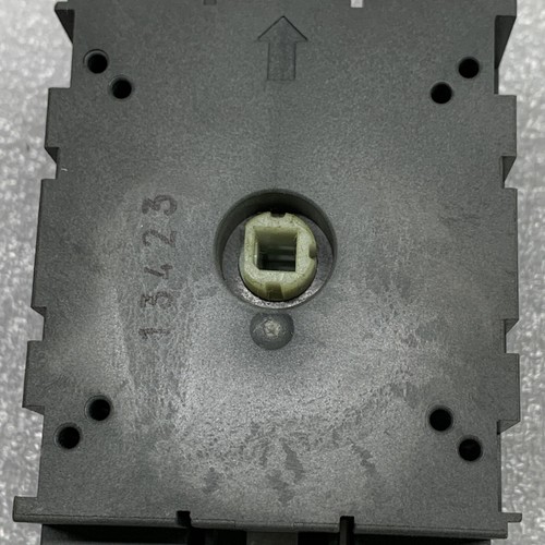 ABB OT60FT3 3 Pole 60 AMP Disconnect Switch 0T63E3 1SCA105081R1001 - Picture 5 of 8