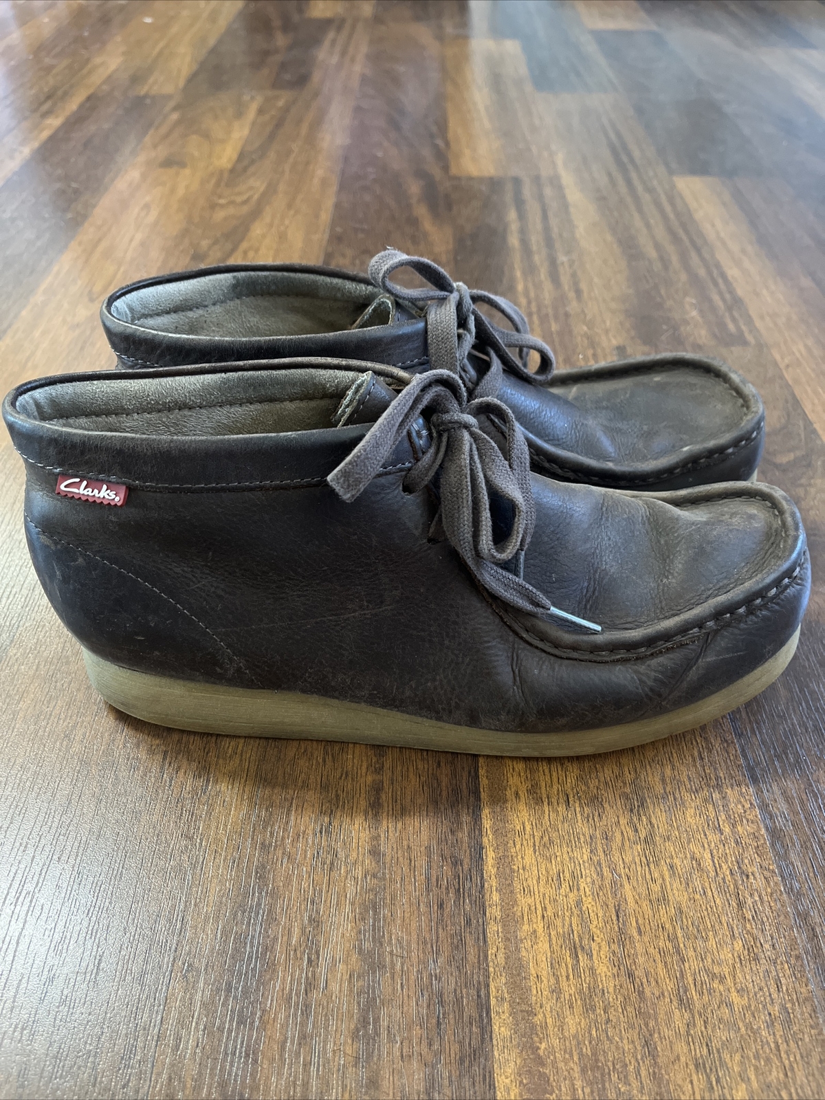 Clarks wallabees 8.5 Dark Brown Leather 