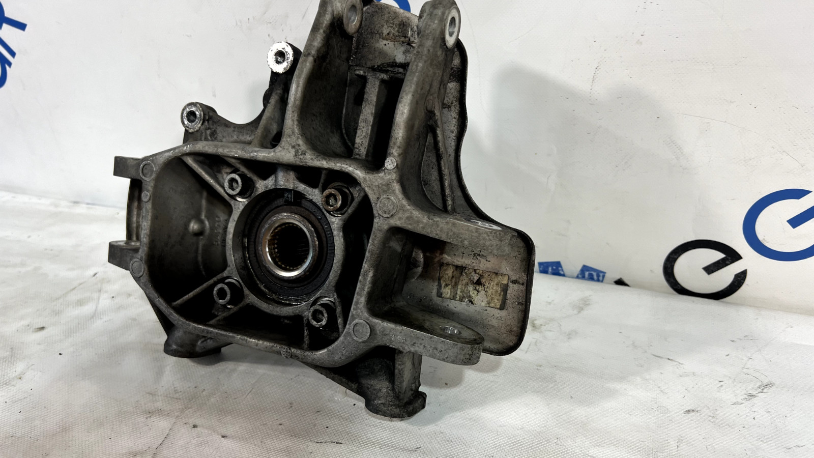 ASTON MARTIN V8 VANTAGE REAR RIGHT SIDE SPINDLE KNUCKLE HUB OEM 2011 ✔️