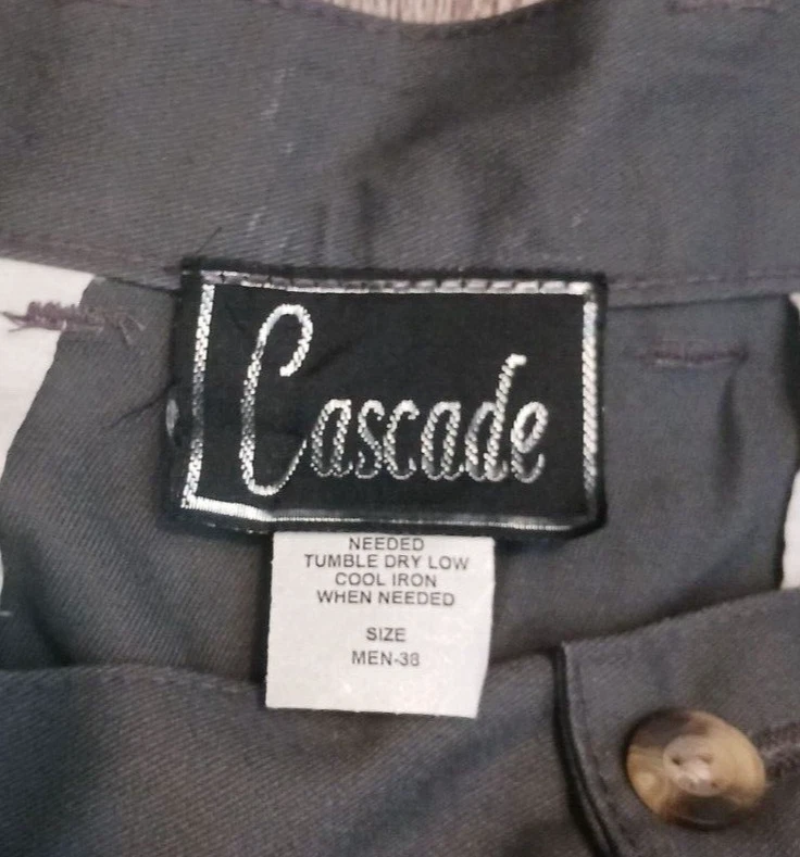 Pantalones Cortos Cascade Para Hombre Talla 38 Gris Sólido Plisado Bolsillos Frontales 100% Algodón Nuevos con Etiquetas Foto 3 de 3