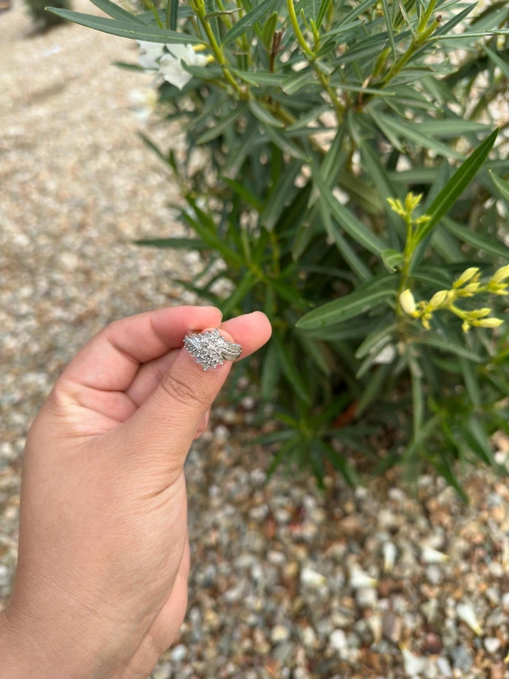 Anillo de plata de ley blanco 1/10 ctw diamante genuino talla 6,5 Foto 2 de 4