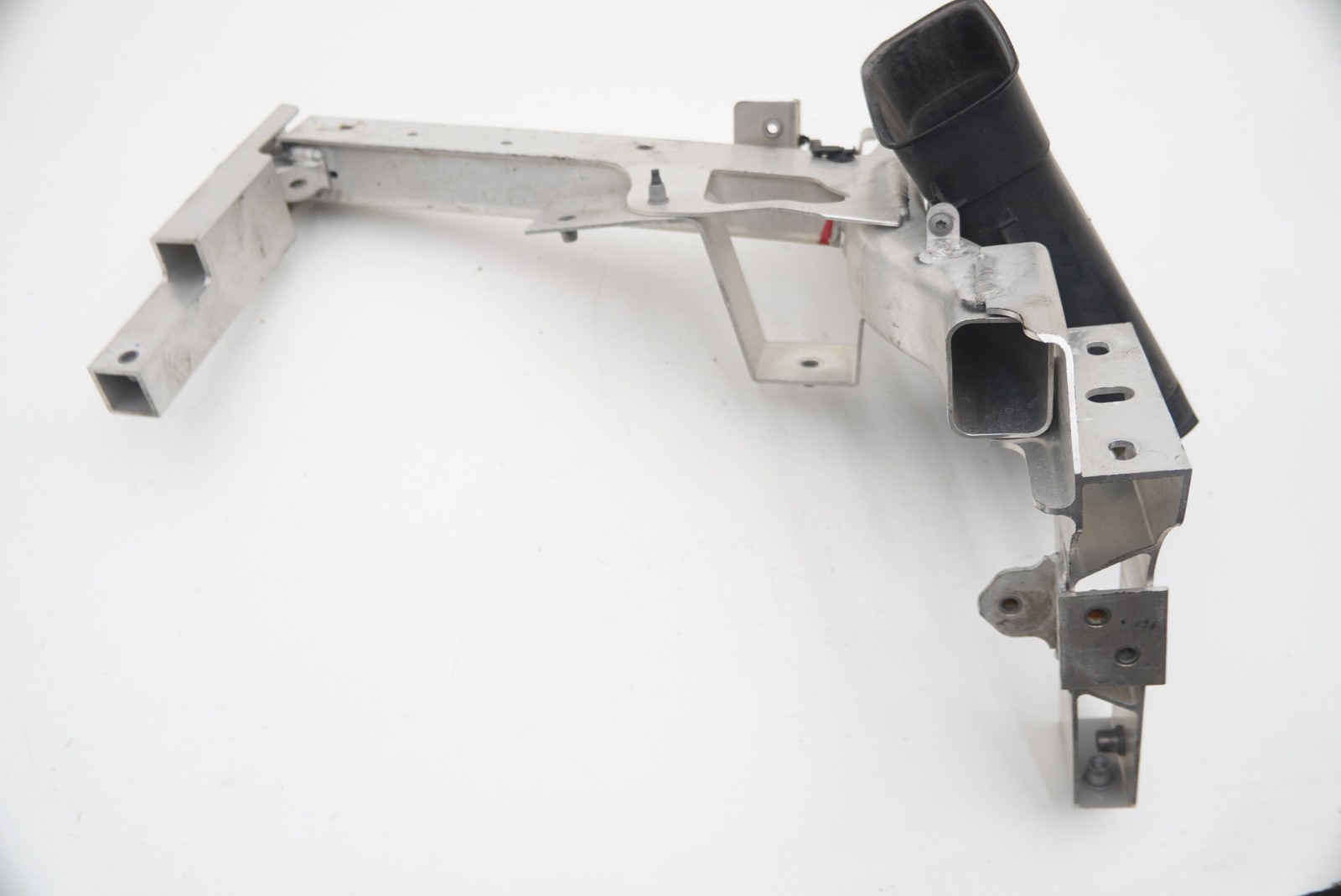 Front Right Hood Radiator Support 51647158006 Rolls Royce Ghost Series I *Note*