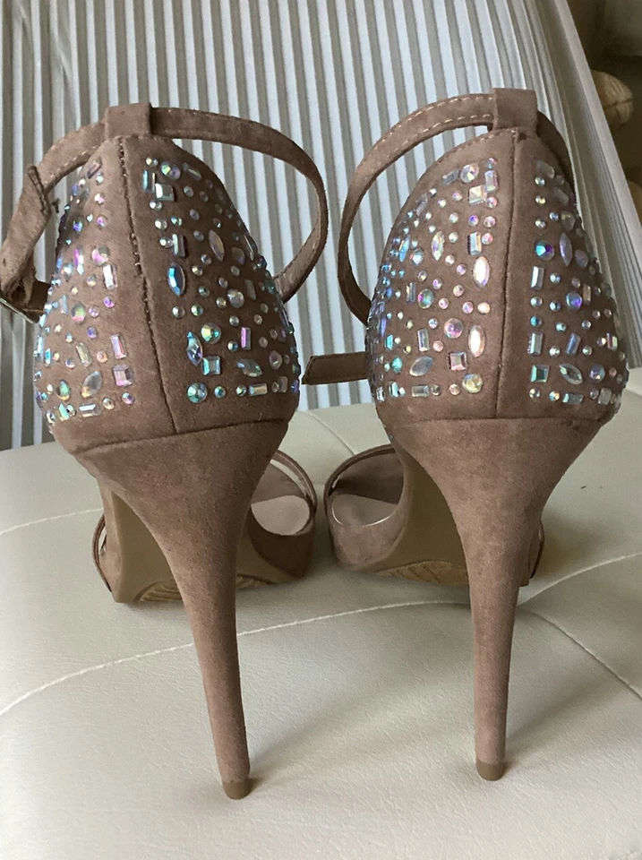 Nine West Red Carpet  Heels Sandal Tan W/Rhinestones Strappy Women's Size 7.5 - Image 3 of 4
