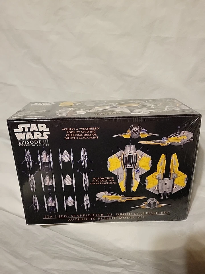 AMT Star Wars: Revenge of the Sith Jedi Starfighter Vs Droid Starfighters Model  - Image 2 of 4