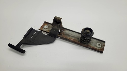 Renault Clio 2   Motorhaubenverriegelung Öffner Verschluss 8200069296    (11)