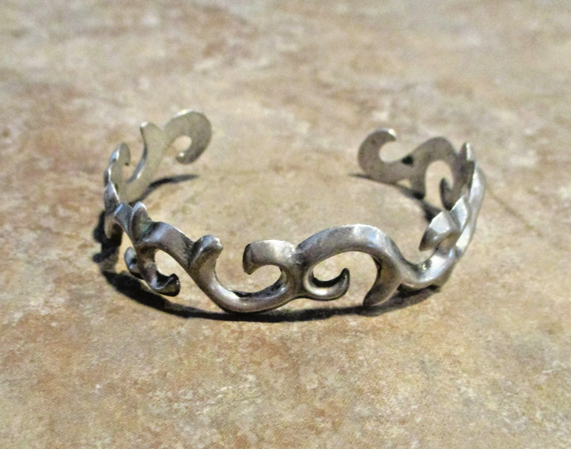アクセサリー Vintage Navajo Sand Cast Bangle starring EXTRA FINE !! Vintage Navajo Sterling Silver SANDCAST Bracelet | eBay