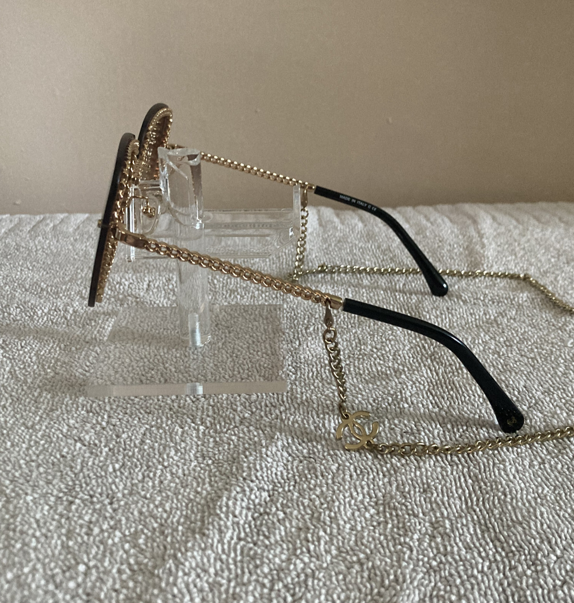 Chanel Sunglasses 4244 Gold c.395/S6 Gold Chain Accents  display picture 1