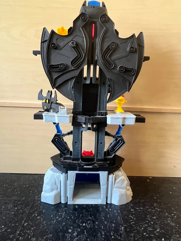 Imaginext Batman Cueva Transformador Robot Ojos Luz Baticueva Batimóvil y Fan Boat Foto 3 de 4