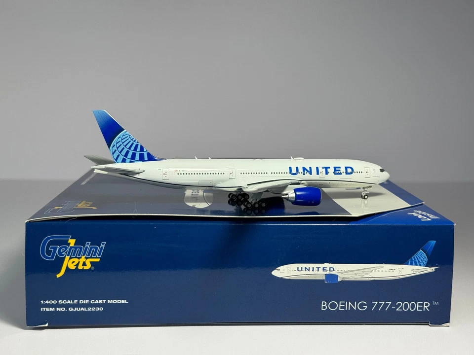 Gemini Jets 1:400 United Airlines Boeing 777-200ER N798UA Evo Blue GJUAL2230 Foto 2 de 2