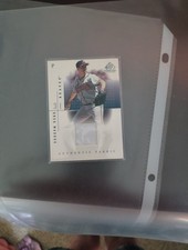 2001 SP Game Used Edition - Authentic Fabric Greg Maddux #GM (MEM)
