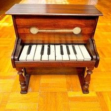 Mysterious Antique Wooden 10-Key Upright Mini Toy Italy 1920 Read the full ad