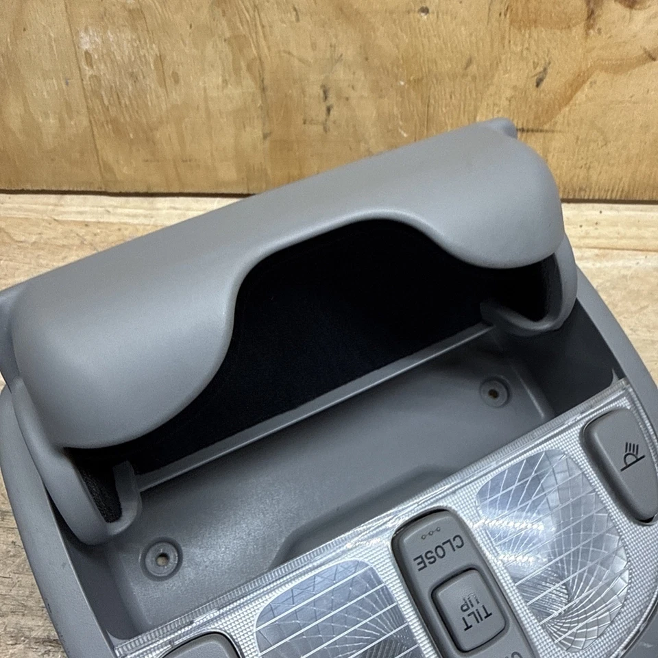 2007-2012 Hyundai Santa Fe Overhead Dome Light w/Sunroof Switch & Cubby OEM - Image 4 of 4