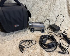 Canon Vixia HF R200 Full HD Flash Memory Camcorder With SD Cards Accessories