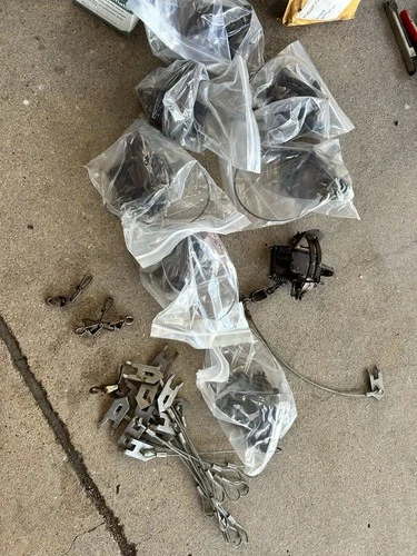 8 Coil Spring Traps  Coyote Bobcat Fox Lynx Otter Trapping animal lot