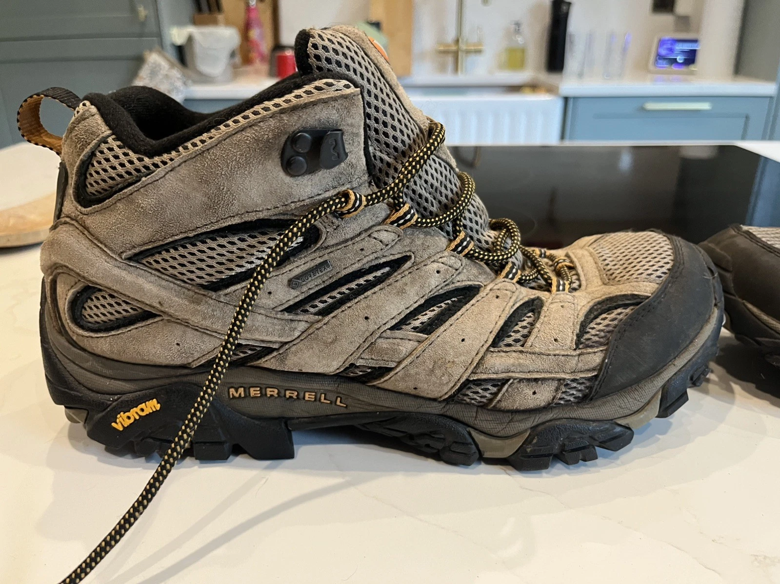 Merrell Moab 2 Mid GORE-TEX Hiking Boots in the Walnut/Pecan
