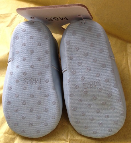 M&S Pram Shoes With Boat Pattern UK size 6-12 Months BNWT - Picture 3 of 6