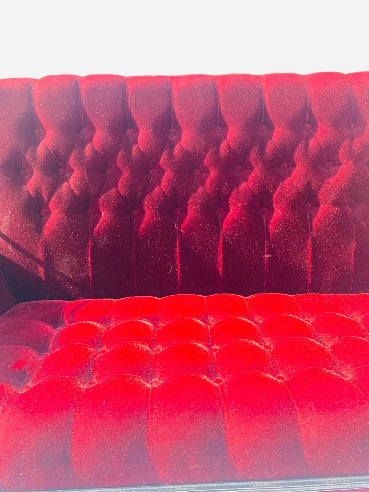 Dois assentos de trenó - Originalmente da Wildcat Inn & Tavern. Veludo esmagado Borgonha - Imagem 2 de 3