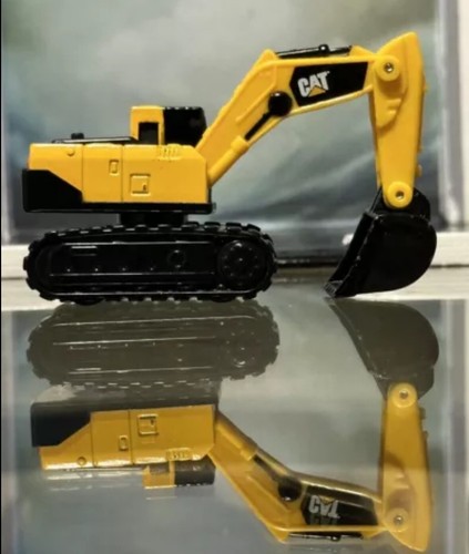 Funrise Cat Excavator Scale 1/32 Model Diecast - Picture 2 of 12