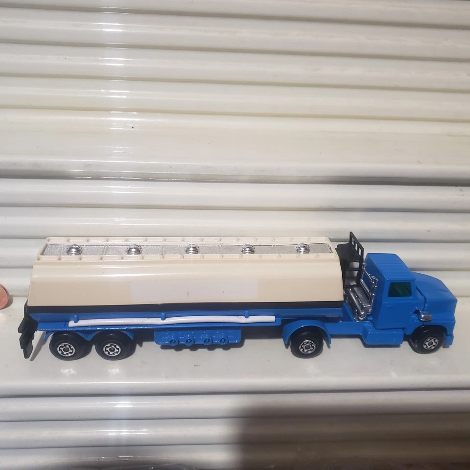 Lesney Matchbox 1973 Super King Size K16 ARAL PETROL TANKER **Missing 2 Labels - Image 3 of 4