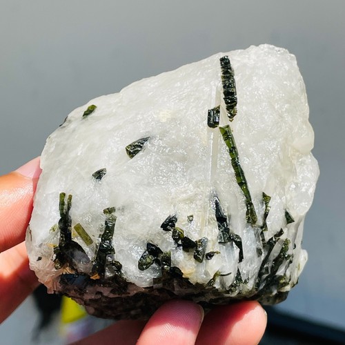 385g Rare Large Natural Green Tourmaline Gemstone Quartz Crystal Mineral Healing - Picture 16 of 18