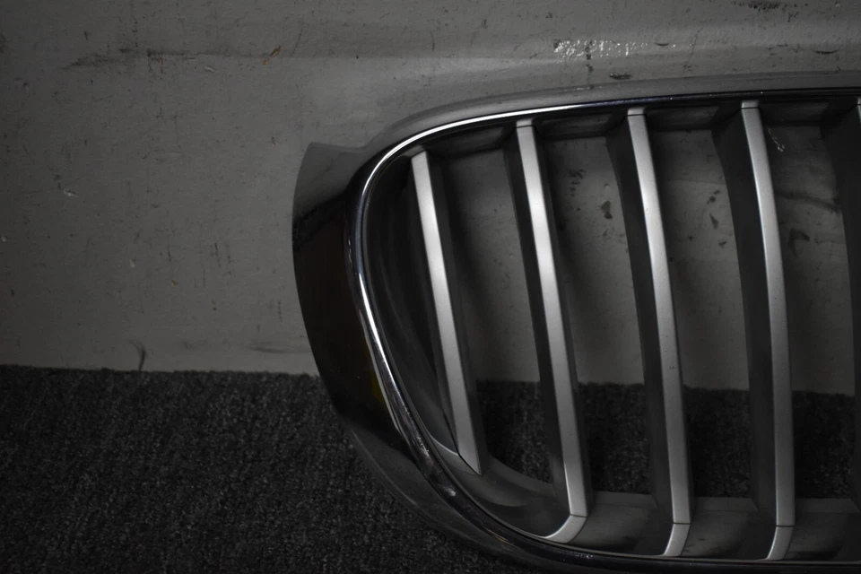 2015-2016 BMW X3 XDRIVE28I ЛЕВАЯ БОКОВАЯ ВЕРХНЯЯ РЕШЕТКА ЗАВОДСКАЯ ОТ ОРИГИНАЛЬНОГО ПРОИЗВОДИТЕЛЯ - Изображение 2 из 4