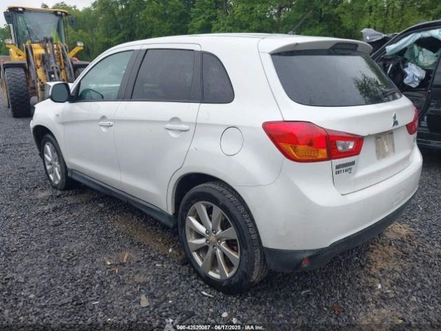 (LOCAL PICKUP ONLY) Trunk/Hatch/Tailgate With Sport Spoiler Fits 11-18 OUTLANDER Foto 3 de 4