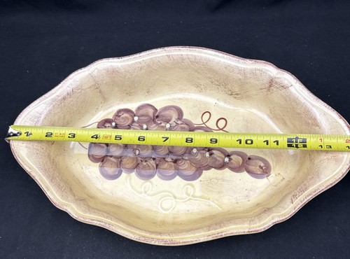 PLATO PARA SERVIR CERÁMICA UVAS PINTADAS CON TEXTURA OVALADA, 15" Hecho en Italia De Colección - Imagen 9 de 10