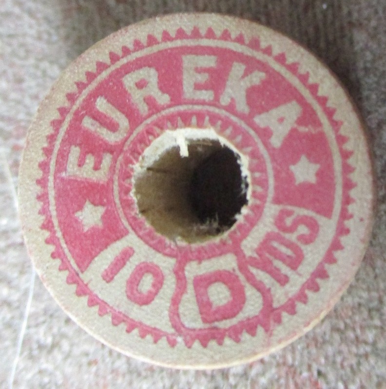 VINTAGE UNUSED EUREKA 10 YARDS UNUSED BEIGE BUTTON HOLE TWIST THREAD ON SPOOL