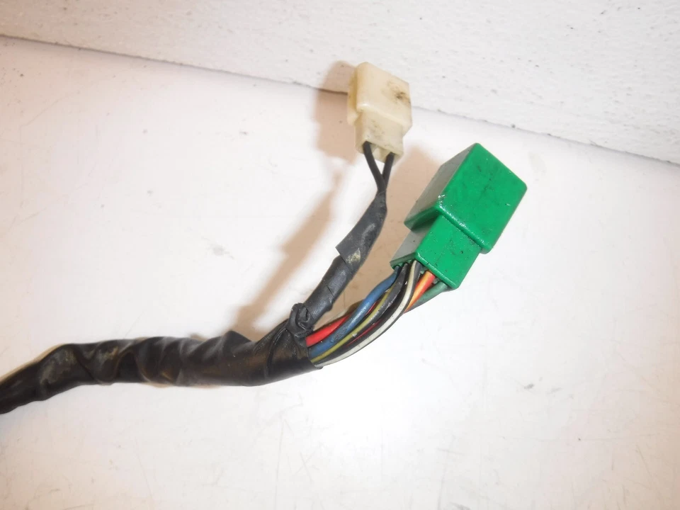 KAWASAKI 750 CSR 1982 OEM CLIP IZQUIERDO EN MANGO BOCINA SEÑALES INTERRUPTOR INTERRUPTORES Foto 4 de 4