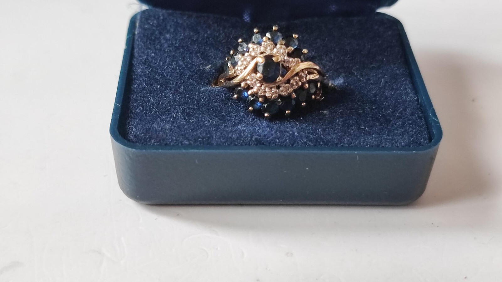 Nice Dainty PreOwned 14k Gold Diamond & Sapphire Ring Size 8, but