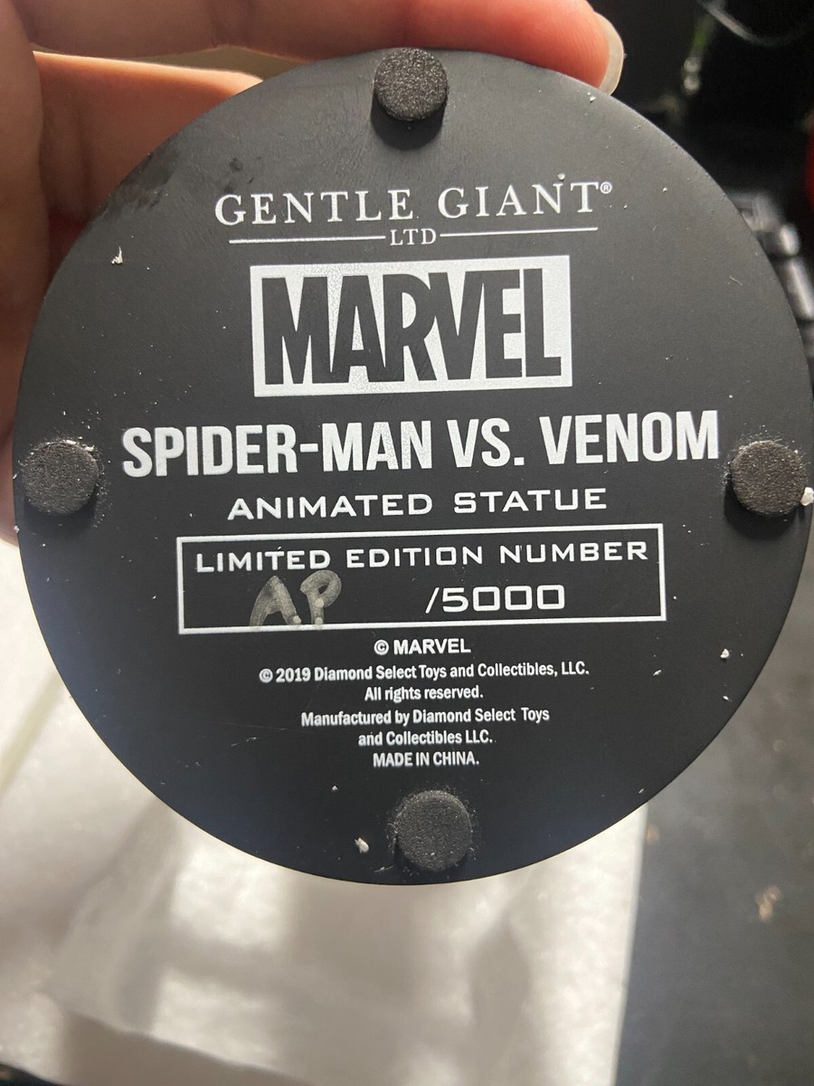 Spider-man VS Venom Statue by Gentle Giant Marvel Animated