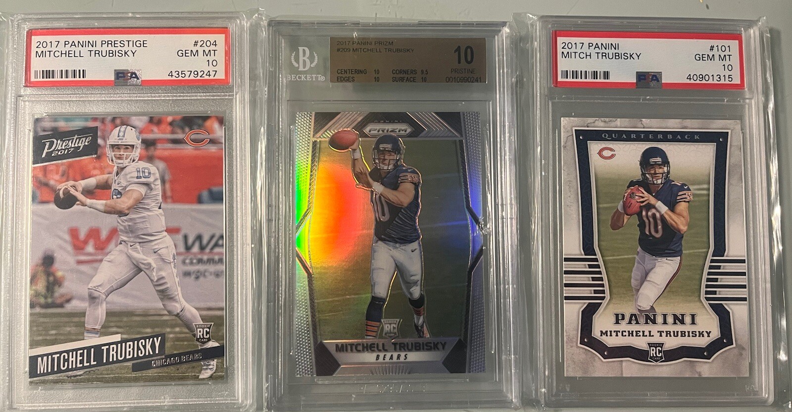 2017 PANINI PRIZM FOOTBALL. GREEN REFRACTOR MITCHELL TRUBISKY PSA 10