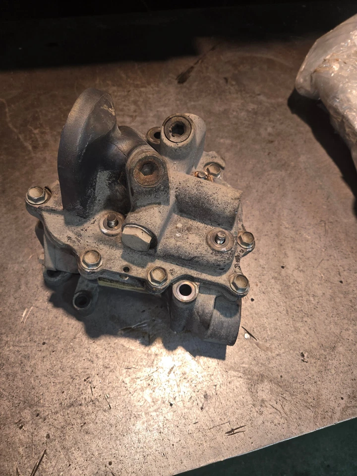 GM 12701592 Duramax L5P Engine Oil Cooler Assembly 12701592  REF9811 - Image 4 of 4